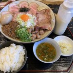 喜元門 - 肉まぜそば。市民権を得ています