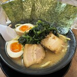 横浜家系ラーメン 本郷家 - 