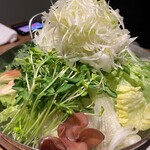 Hakata Tsuyushabu Teppan Oshioi - 