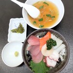 Sugawaraya - 海鮮丼900円♫
