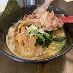 麺や つか田 - 魚介豚骨ラーメン(880円)