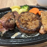 デンバープレミアム - 左から、ステーキ、ハンバーグ、グリルチキン