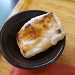 麺と雫 - 100円トッピングの焼き餅(おすすめ)