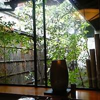 がんこ 高瀬川二条苑 - 個室窓からの風景