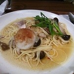 Pasutamarusheedaburyukicchin - チキンとキノコの和風パスタ心温まる生姜ソース