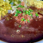 魔皿カレー - シャバ系の赤キーマカレー