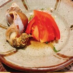 天ぷら たけうち - つぶ貝とトマトと水菜のうま煮