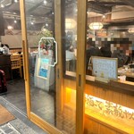 Sakaba Mihamato Kyo - 東京駅丸の内北口から徒歩数分…
      ガード下にあります
      
      【サカバ ミハマ トーキョー】さん。