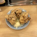 立呑み 晩杯屋 - 鳥から3個220.円