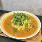 SINGAPORE HOLIC LAKSA - ラクサ風オムライス+パクチートッピング