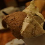 バール エ ターヴォラ カルダ ラ・ジョストラ - ラムレーズン、カタラーナ、バーチョ