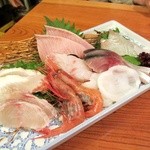 お刺身盛り合わせ2人前(価格不明)