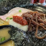 どんとこい家 - にんにく、豆板醤でパンチを追加、キクラゲで食感追加