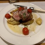 Saba - 豚肉と玉ねぎの蒸し焼きロティ