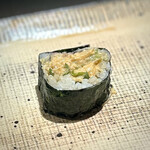 鮨 西崎 - これまた名物の、あん肝。
      今回は、大葉がよりしっかり効いている印象で、またまた絶品の巻物です！