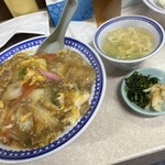 一龍飯店 - 中華丼・スープ・お漬物