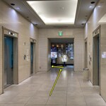 大衆割烹 まさ味 - エレベーターホールの奥を左へ