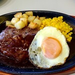 サイゼリヤ - 「ハンバーグステーキ」着鉄板＼(^o^)／