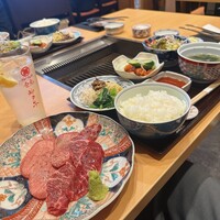 神戸焼肉 金虎 - 