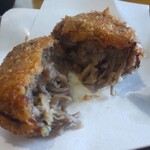 手打そば賀登利庵 - 割ってみると蕎麦が！