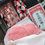カフェ&ダイニングバー 金魚亭 - 桃色きんぎょ焼き360円