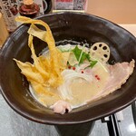 三代目晴レル屋 - 鶏白湯鶏soba半熟味玉入り