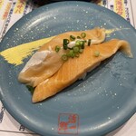 Kaitensushi Katsuissen - とろサーモン　※脂ものっていて普通に美味しいです。