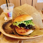 トトバーガー - バーガーとドリンク