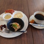 すずcafe - ●ホットコーヒー
      （限定15食のモーニングサービス付き）450円
      
      を注文してみた