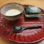 青山　仁 - デザートです。酒粕プリンに椿餅。