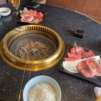 焼肉 べこ亭 たまプラーザ本店 - 