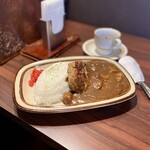 珈琲と食事 あると - ハンバーグカレー（980円）