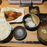 Sakanabaru Sawa - 選べる魚御膳、ビンチョウマグロの生姜焼き
