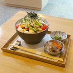 OwL - 海老とアボガド丼は、