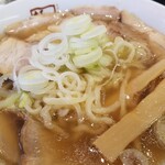 喜多方ラーメン 坂内 - 麺の表情など。