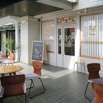 OwL - 店舗への入り口。