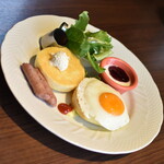 星乃珈琲店 - スペシャルモーニング・パンケーキプレート（９５０円）＋ウインナーコーヒー（モーニングに＋７０円）２０２４年３月