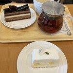 サンルイ島 - グルメ友の頼んだセット。1人でケーキ2つはさすが！