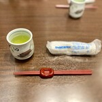 川魚 根本 - 緑茶、お手拭き、箸