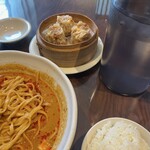 五指山 - 麻辣湯麺（タンタンメン）小ライ付+焼売(豚肉コーン入り)