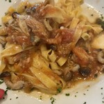 アクア・サンタ - キノコとマグロオイル漬け生トマトパスタ