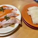 回転すし 活一鮮 南３条店 - とろサーモンと真イカ　　とろサーモンは100円引きクーポンで^ ^