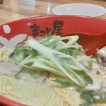 ラーメン まこと屋 - 九条ネギを入れて。