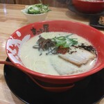 ラーメン まこと屋 - 白くて綺麗なビジュアル♬