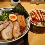 丸源ラーメン - チャーシュー麺大盛り 892円+126円