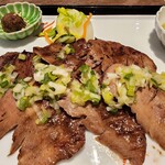 牛たん焼き 仙台辺見 - 極上厚切りたん焼き