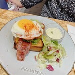 PEANUTS Cafe SUNNY SIDE kitchen - 