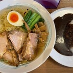 Indhian - 焼豚3枚入りそばと半カレー