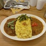 RAINBOW SPICE MASALA STALL - ポークビンダルーとチキン　ランチWカリー