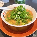 ラーメン横綱 - 自身でネギをいっぱい入れてみました。